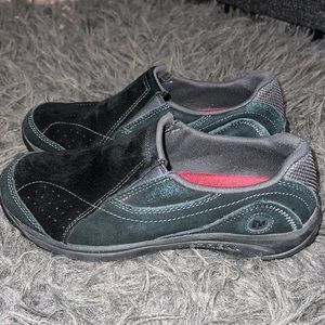 Women’s Merrell black suede performance walking shoes, slip-on, shoes, sz 7.5